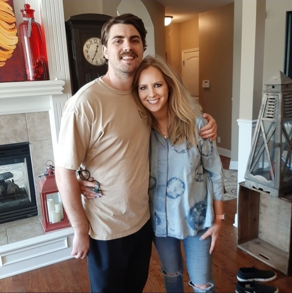 Welcome to Kristi's closet - Picture 4 of 8